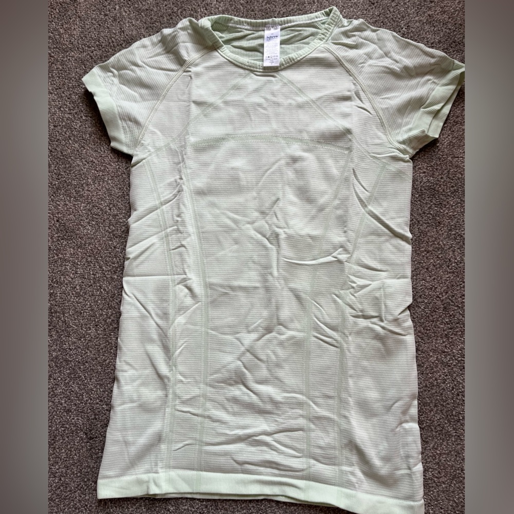 Ivivva swiftly tee